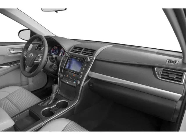 Used 2015  Toyota SE image 19