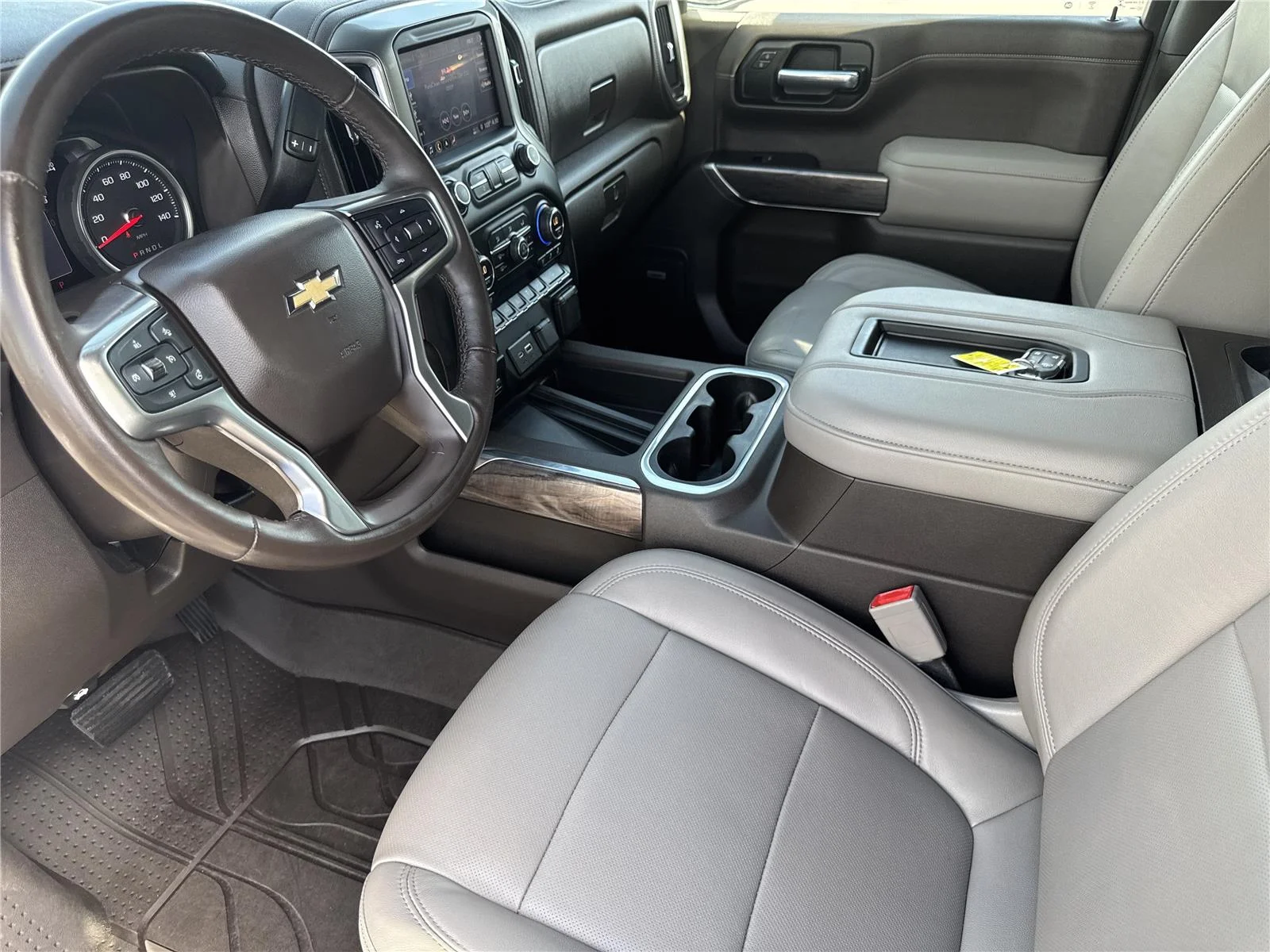 Used 2019 IRIDESCENT PEARL TRICOAT Chevrolet LTZ image 10
