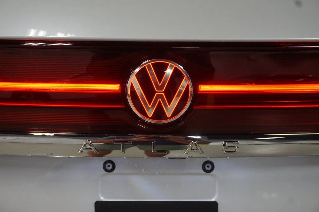 New 2026 Opal White Volkswagen 2.0T SEL image 40