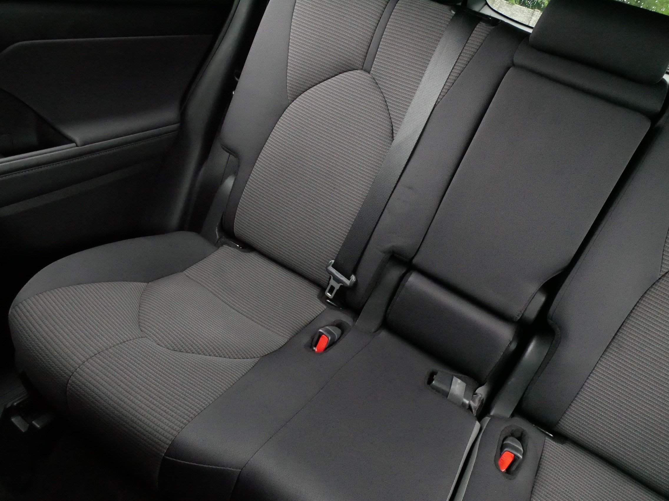 2024 Toyota Highlander LE - Photo 12