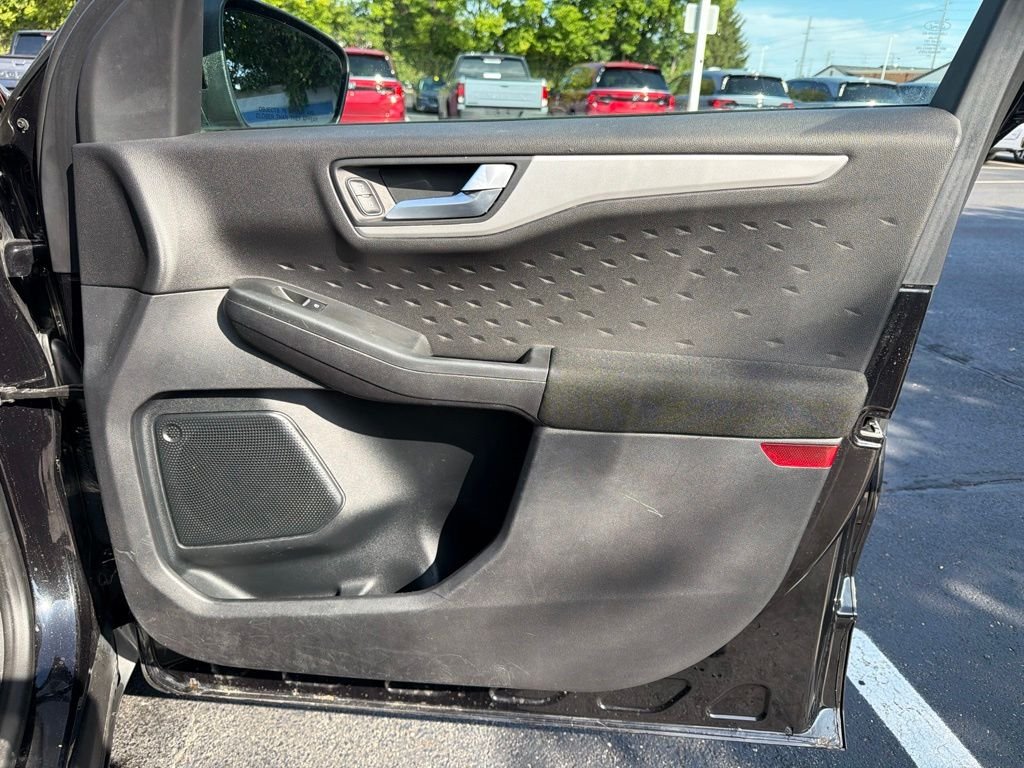 Used 2020 Black Metallic Ford SE image 24