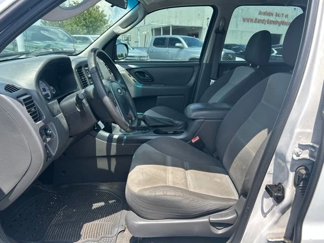 Used 2007 White Ford XLS image 16