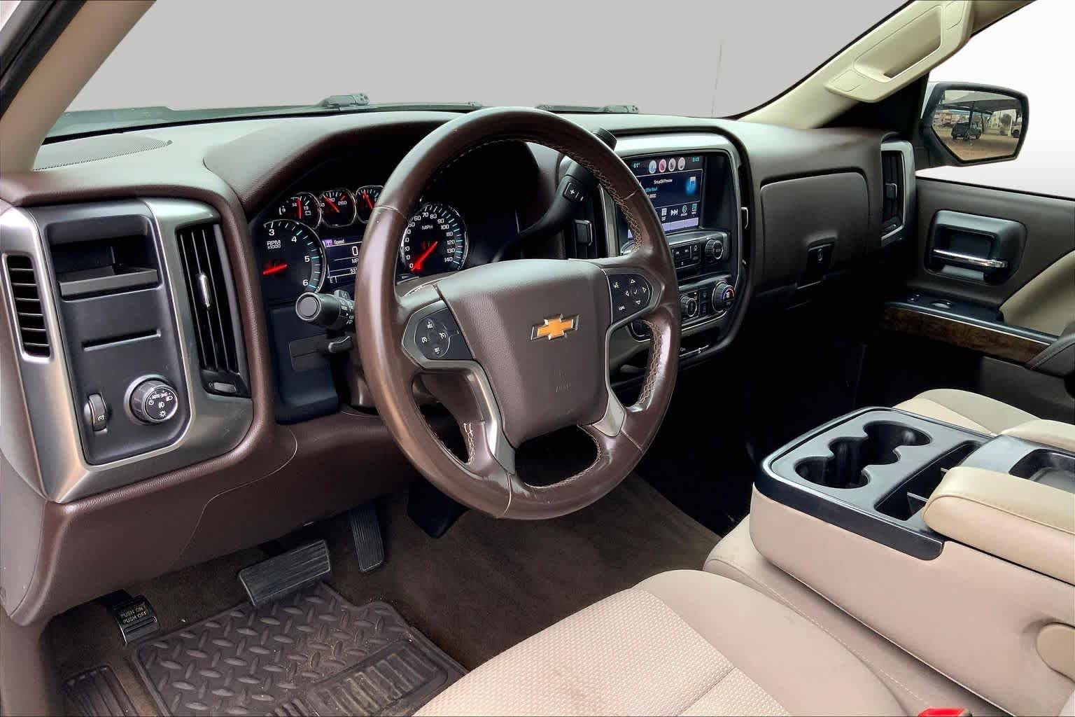Used 2016 Summit White Chevrolet LT image 16
