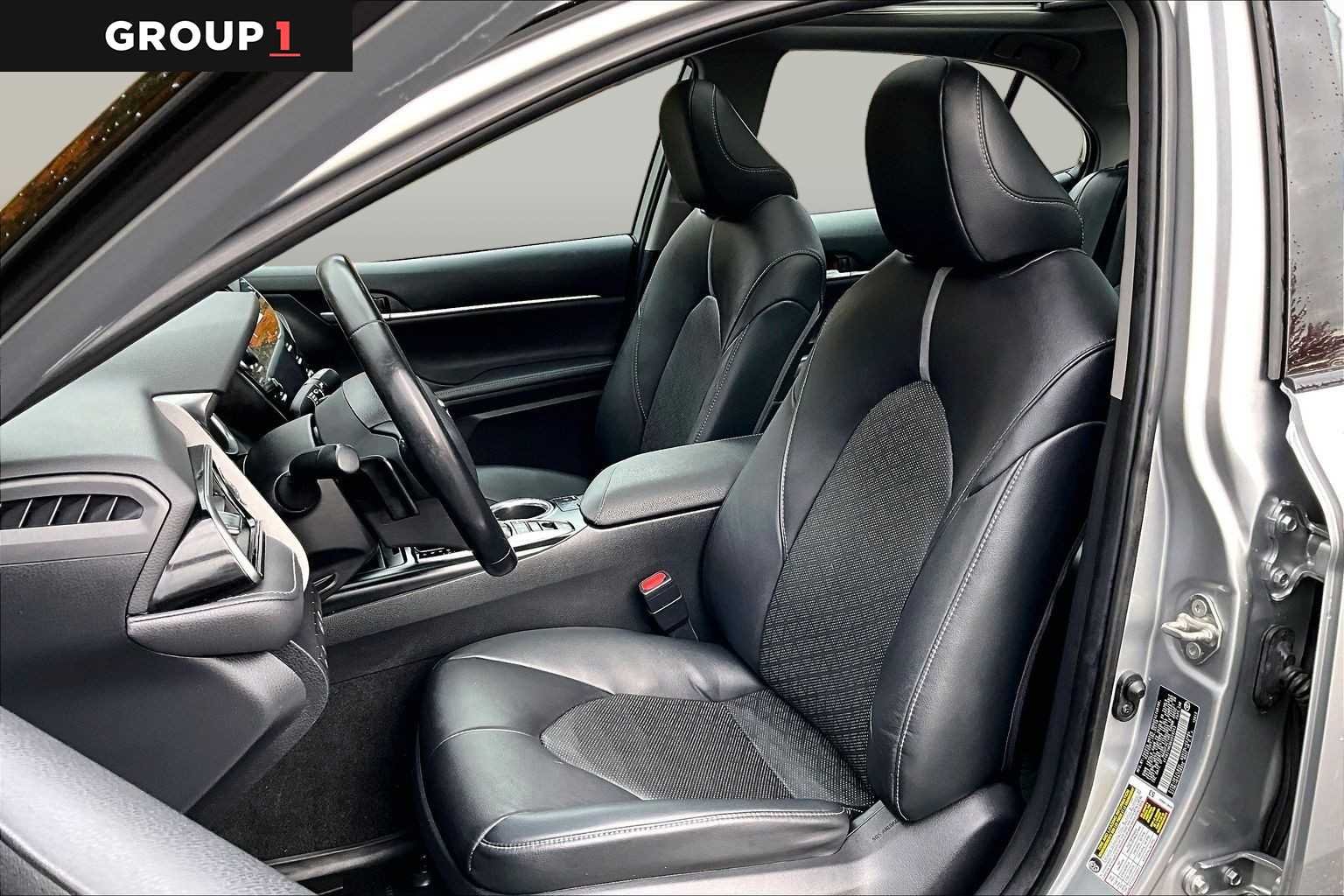Used 2019 Celestial Silver/Midnight Black Metallic Toyota XSE V6 image 9