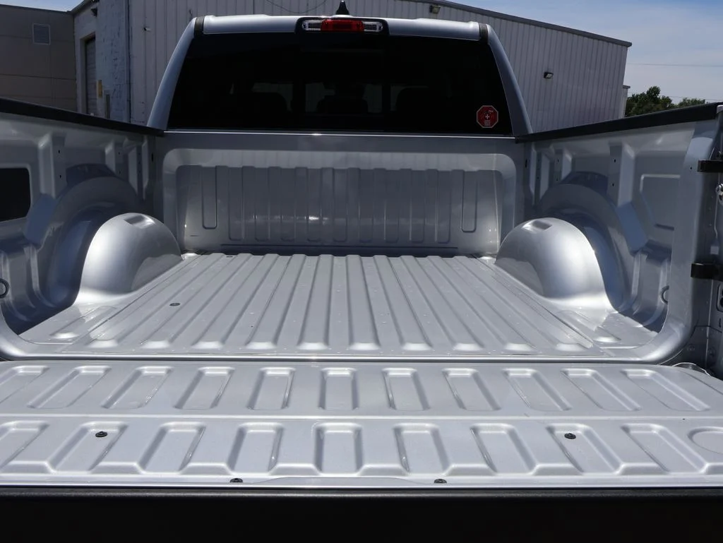 New 2026 Silver Zynith Exterior Paint RAM Big Horn/Lone Star image 14