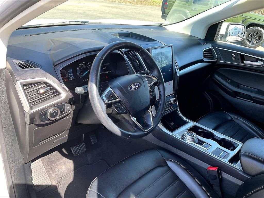Used 2024 White Ford SEL image 8