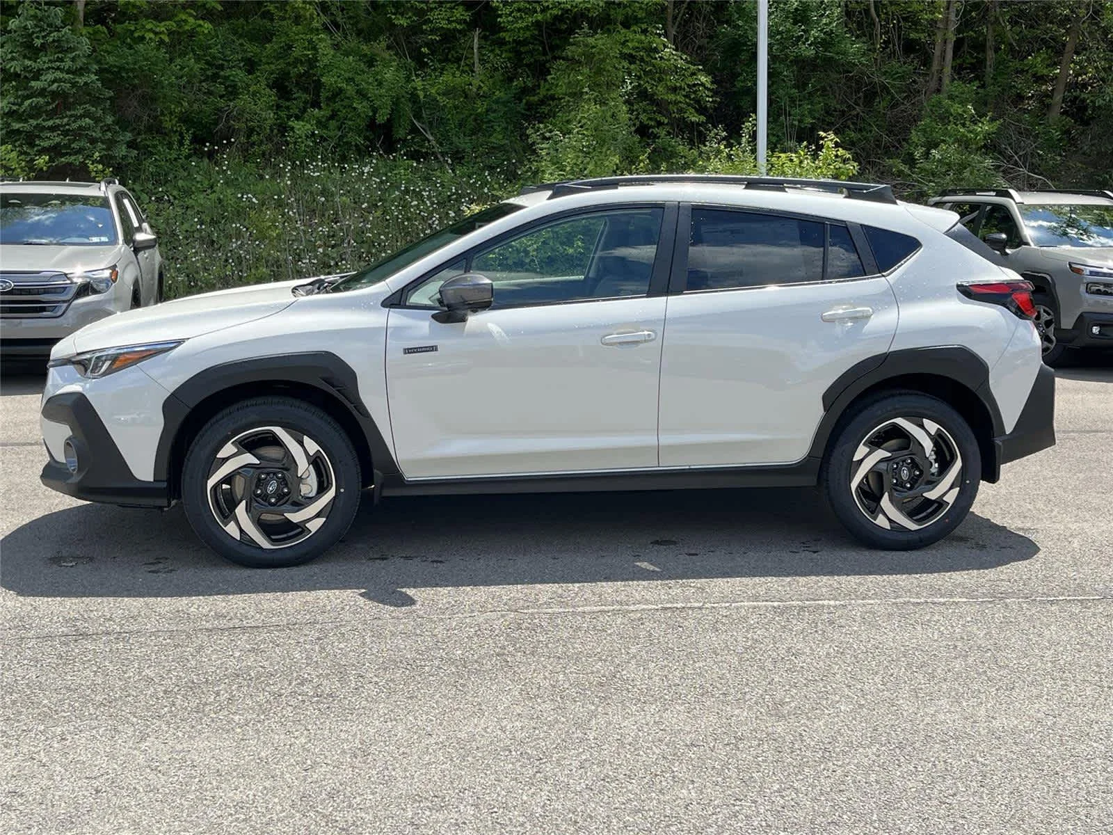 New 2026 CRYSTAL WHITE PEARL Subaru Limited Hybrid image 2
