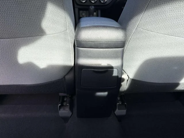 Used 2014 Silver Toyota L image 21