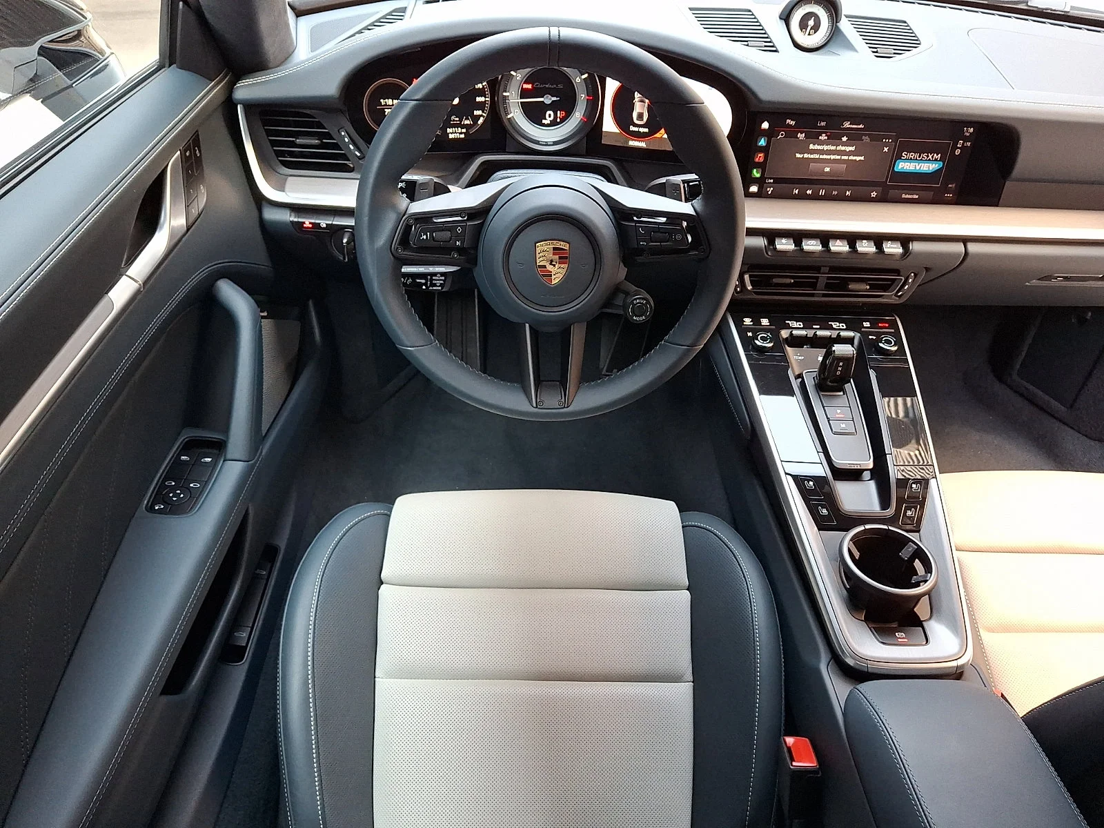 Used 2025 White   0Q Porsche Turbo S image 13