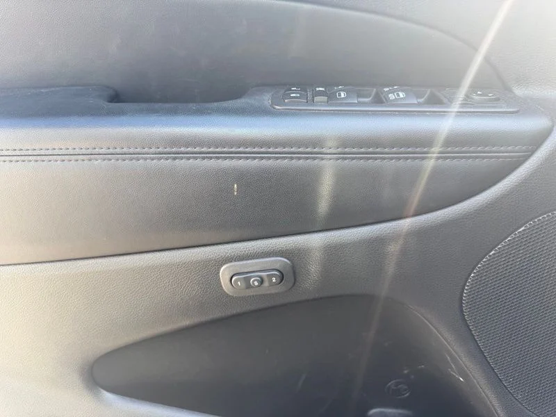 Used 2022 Black Jeep Limited image 6