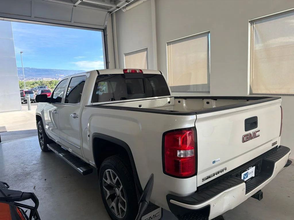 Used 2015 White Diamond Tricoat GMC SLT image 4