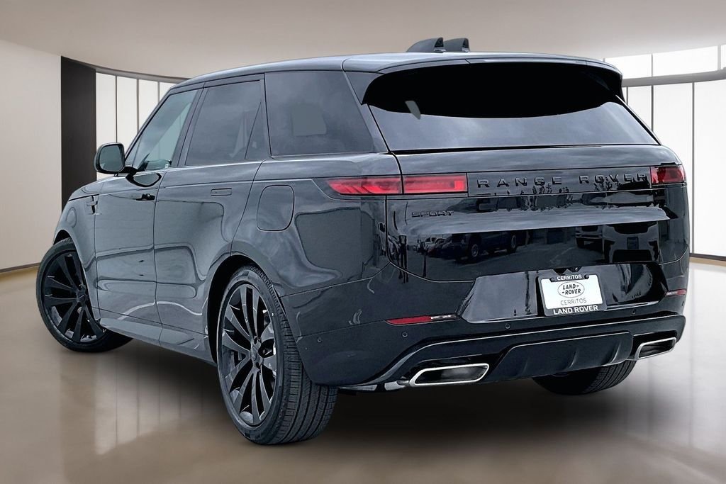New 2026 SANTORINI BLACK Land Rover Dynamic SE image 3
