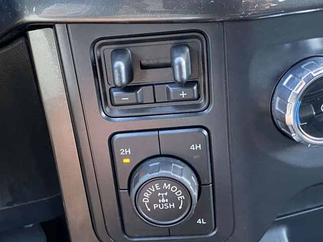 Used 2022 Gray Ford XLT image 27