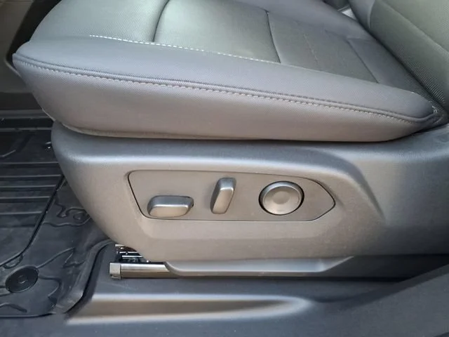 Used 2026 Void Black GMC 2X image 21