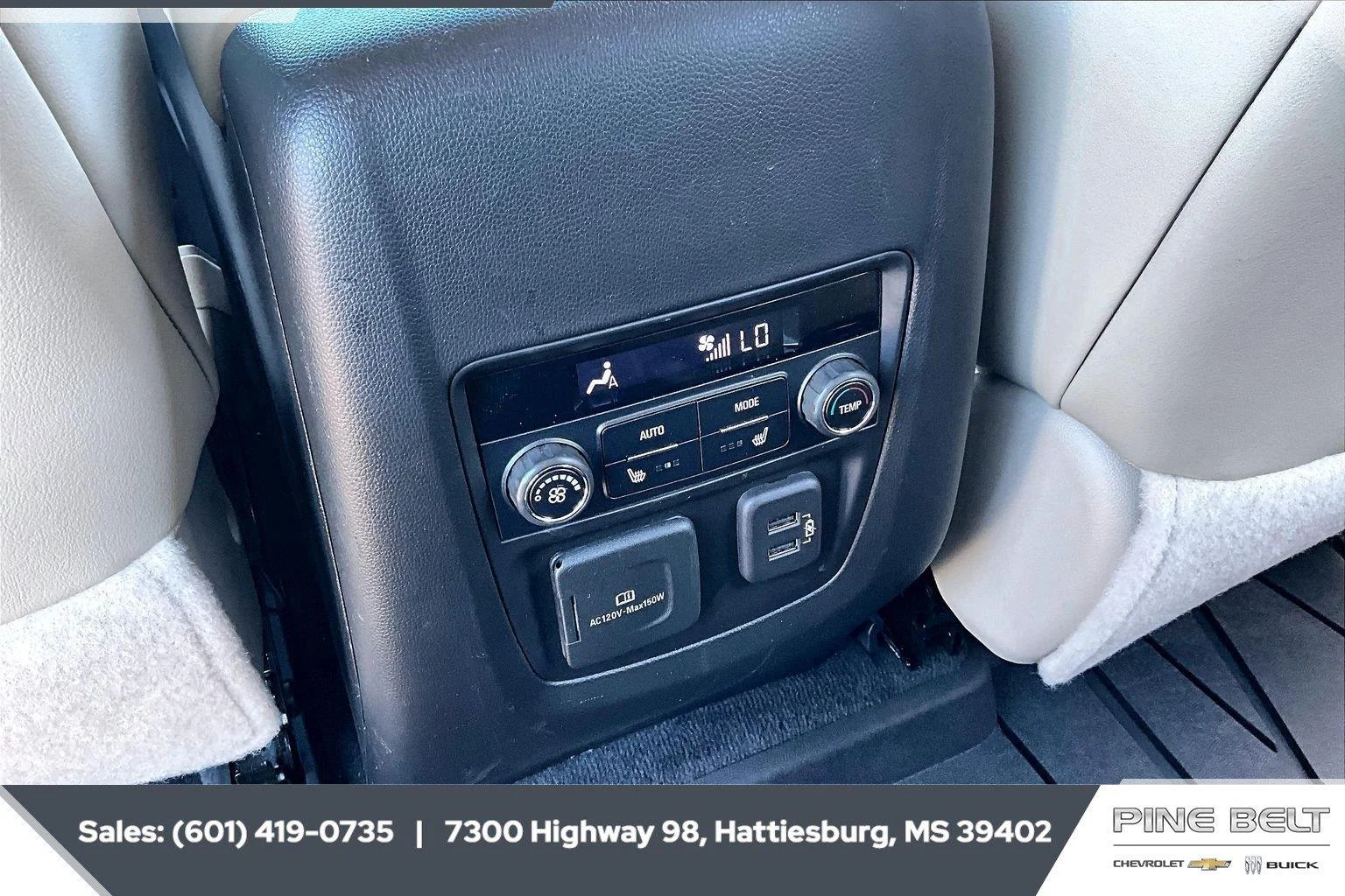 Used 2021 White Frost Tricoat Buick Premium image 25