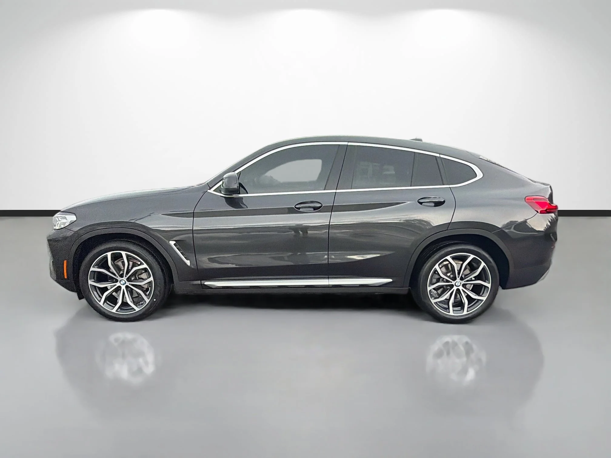 Used 2024 Dark Graphite Metallic BMW xDrive30i image 6
