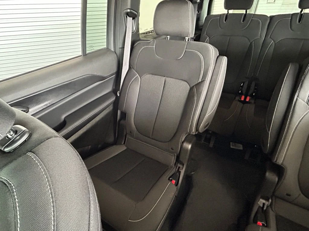 Used 2025 Bright White Clearcoat Jeep Laredo image 12