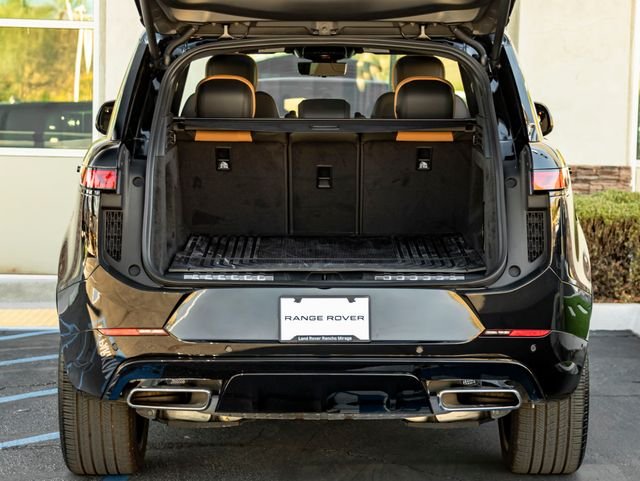 Used 2025 Santorini Black Metallic Land Rover Dynamic SE image 26