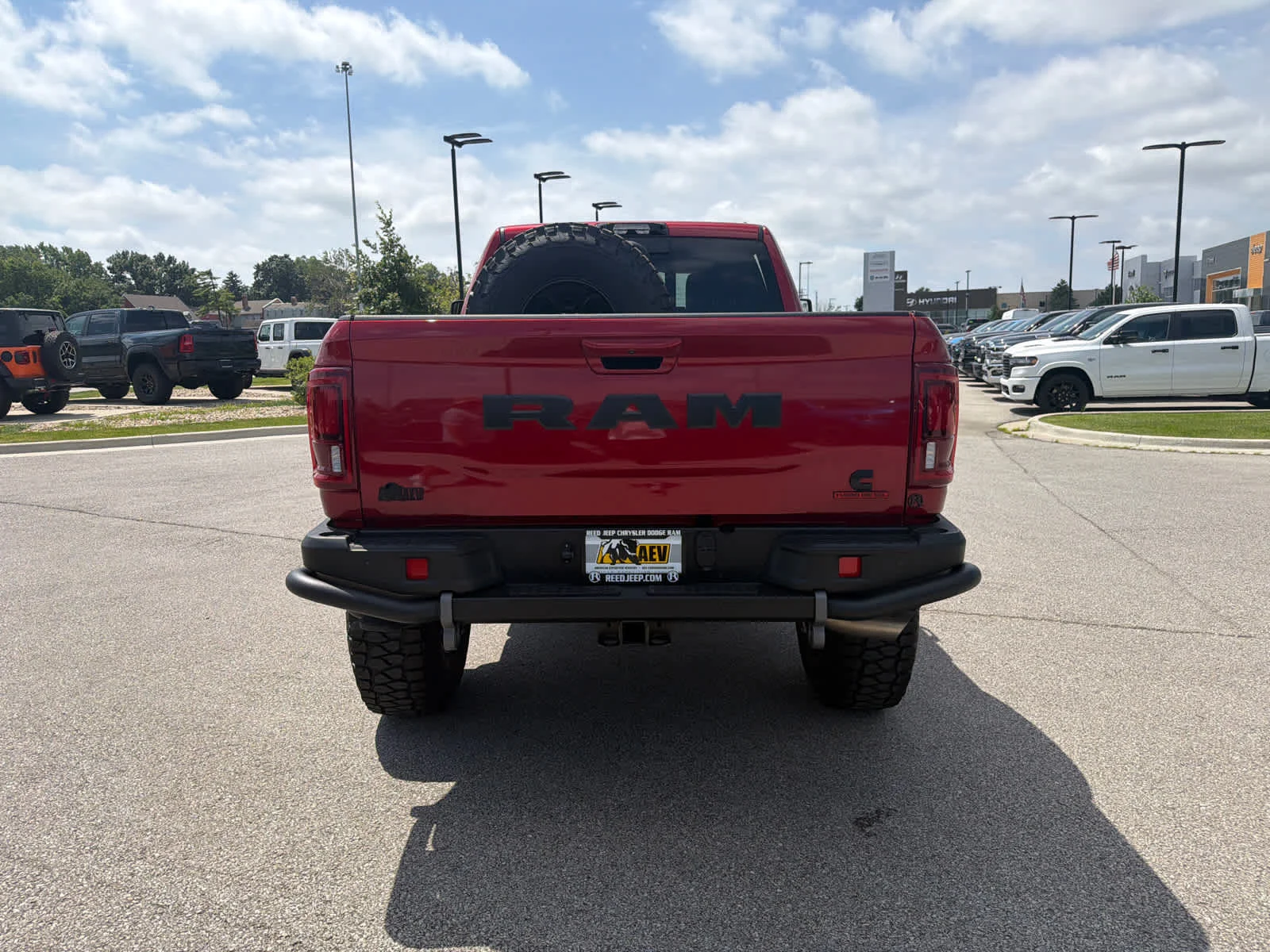 New 2026 Molten Red Pearl-Coat Exterior Paint RAM Laramie image 7