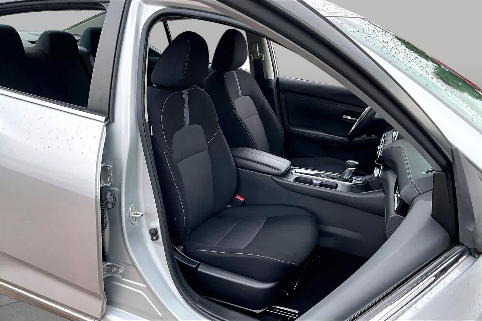 Used 2022 Brilliant Silver Metallic Nissan SV image 9