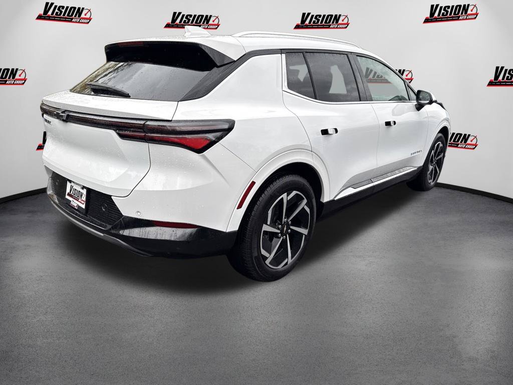 Used 2024 White Chevrolet LT image 5