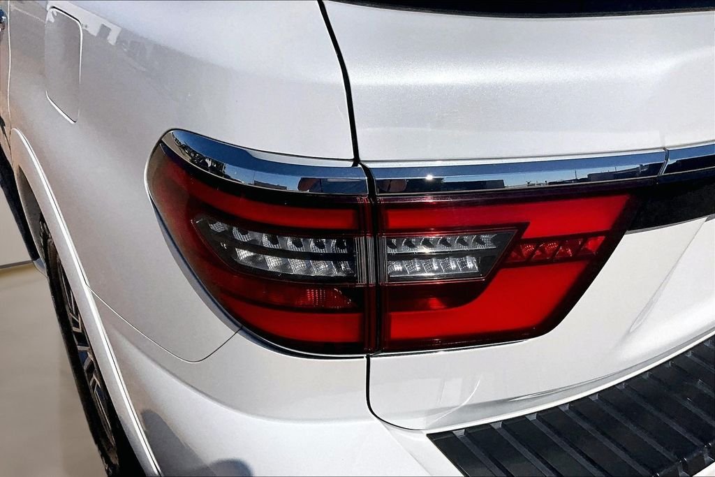 Used 2022 White Nissan SL image 33