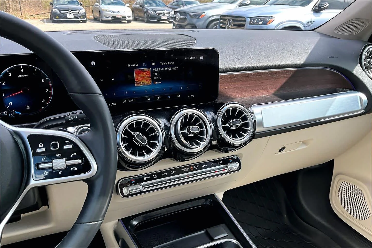 Used 2023 Night Black Mercedes-Benz GLB 250 image 7
