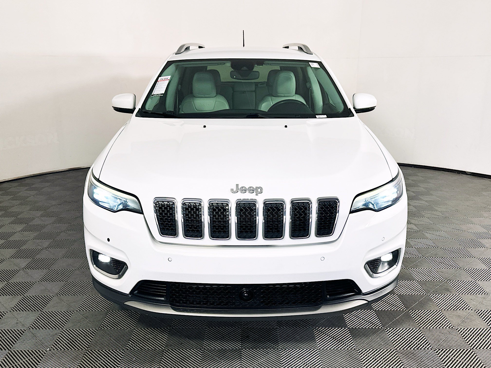 Used 2019 Bright White Clearcoat Jeep Limited image 8