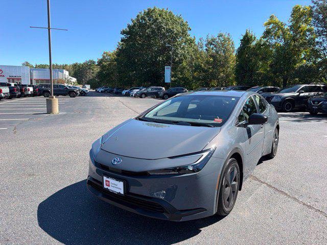 Certified Used 2027 GRAY ME. Toyota  image 10