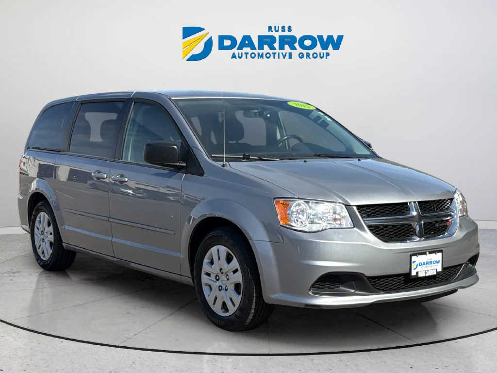 Used 2015 Silver Dodge SE image 7
