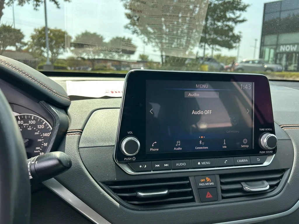2021 Nissan Altima SR - Photo 24