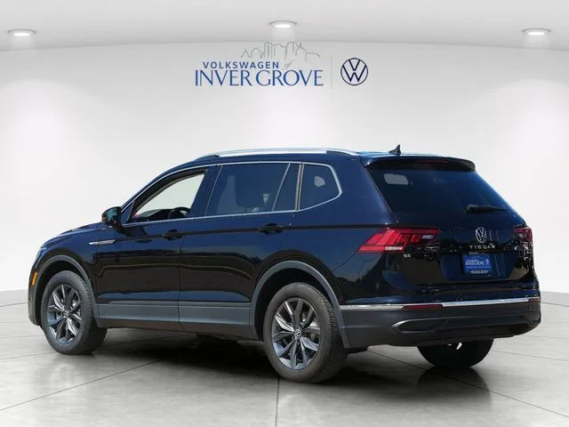Certified Used 2022 Black Volkswagen 2.0T SE image 5