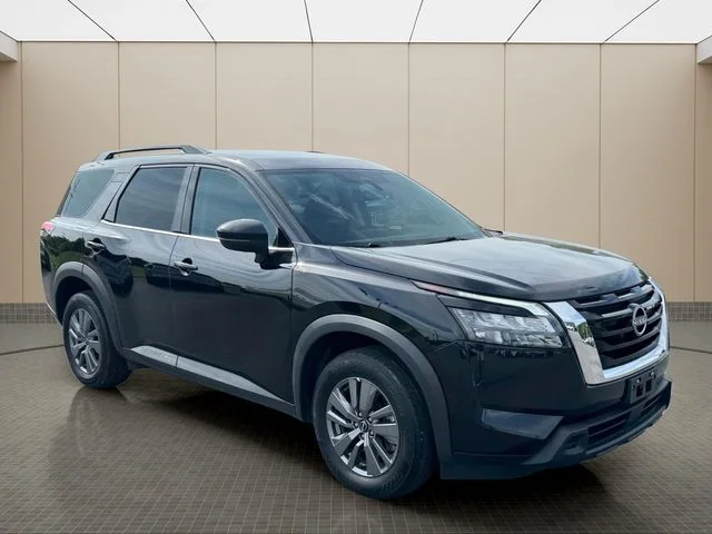 Used 2025 Black Nissan SV image 2
