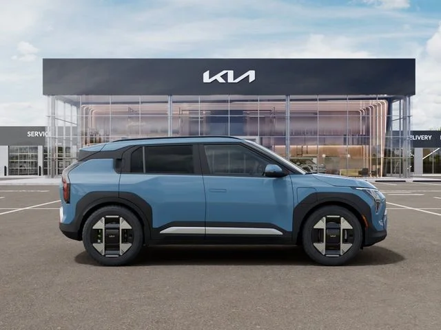 New 2027 Frost Blue Kia Wind image 7
