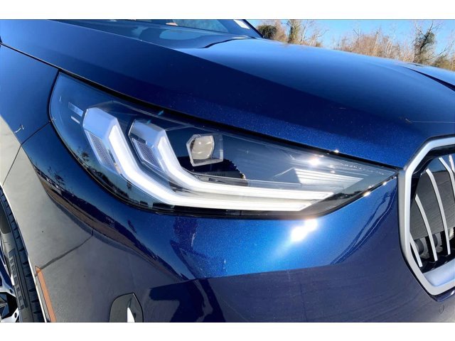 New 2026 Tanzanite Blue II Metallic BMW 30 xDrive image 13