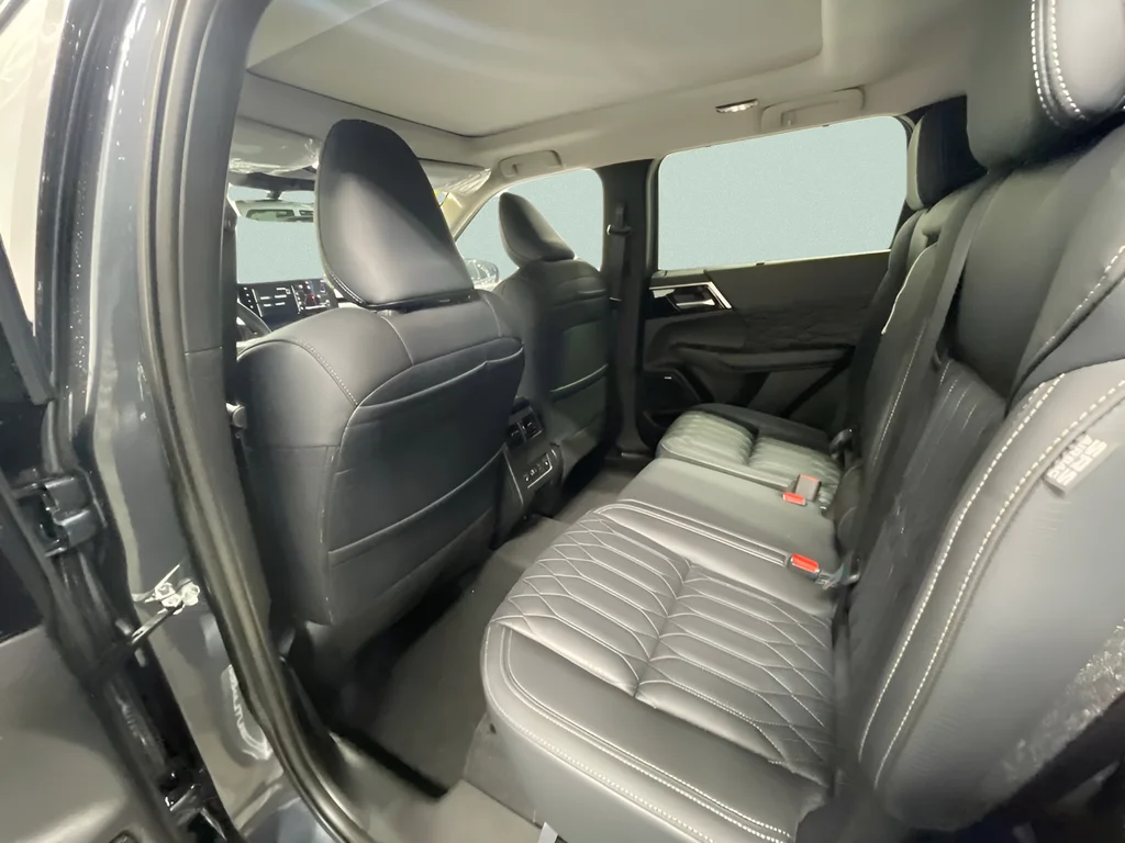 New 2026 Graphite Gray Mitsubishi SEL image 26