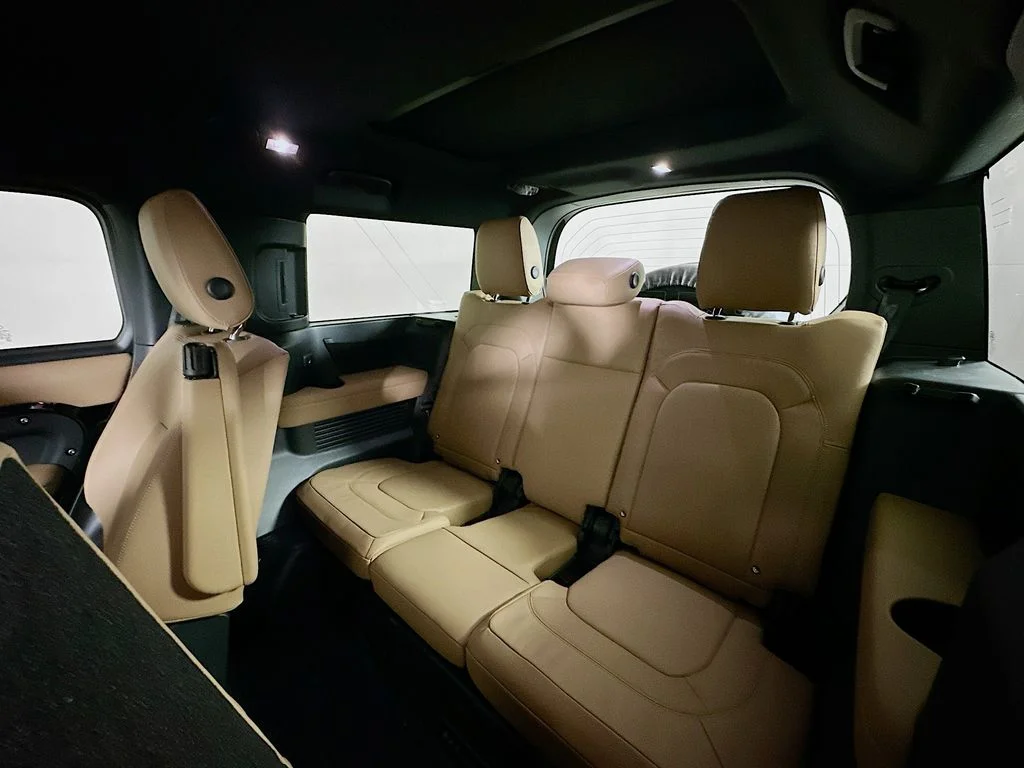 New 2026 Santorini Black Land Rover S image 29