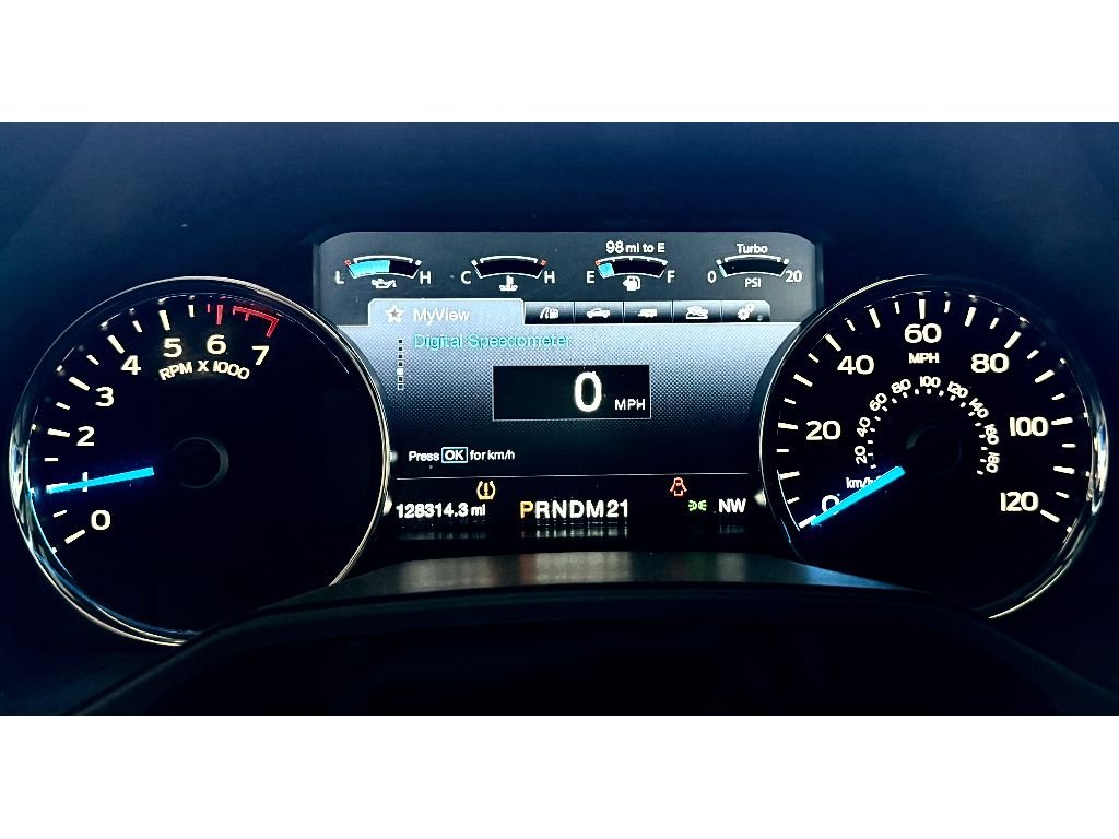 Used 2016 White Platinum Metallic Tri-Coat Ford Platinum image 8
