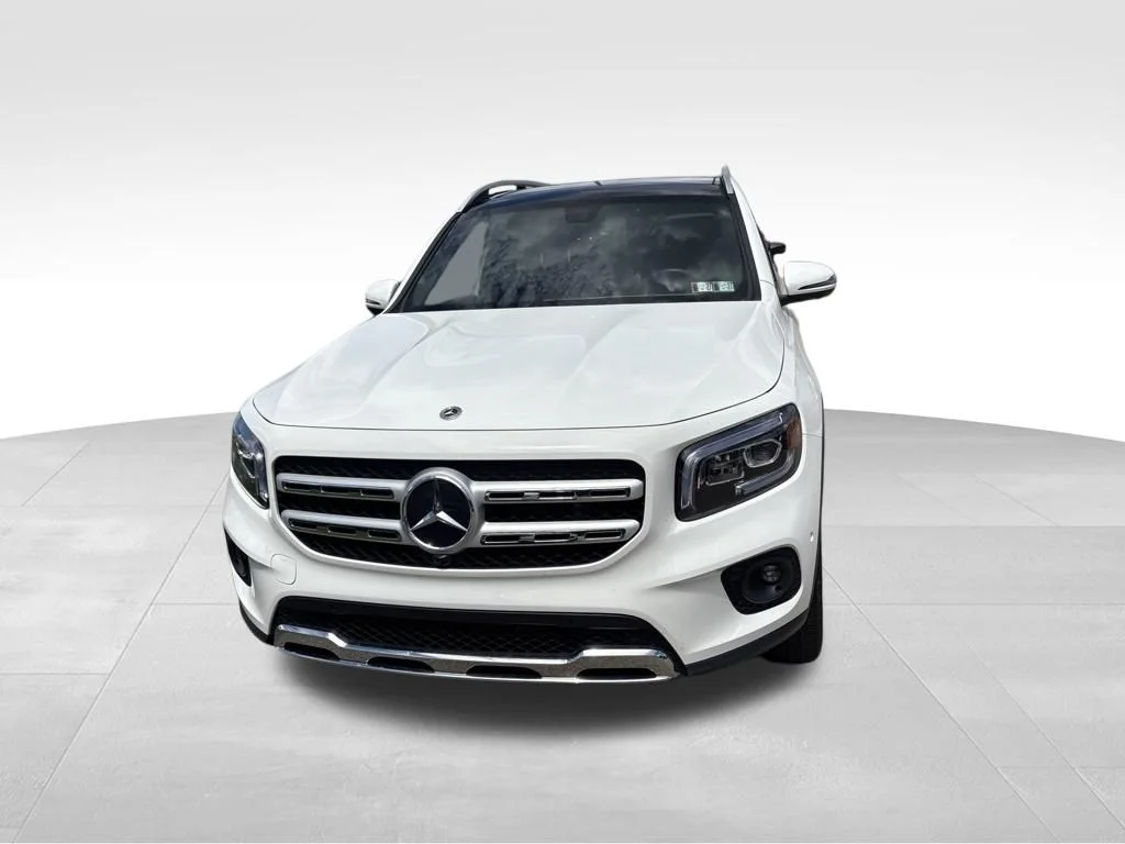 Used 2022 White Mercedes-Benz GLB 250 image 2