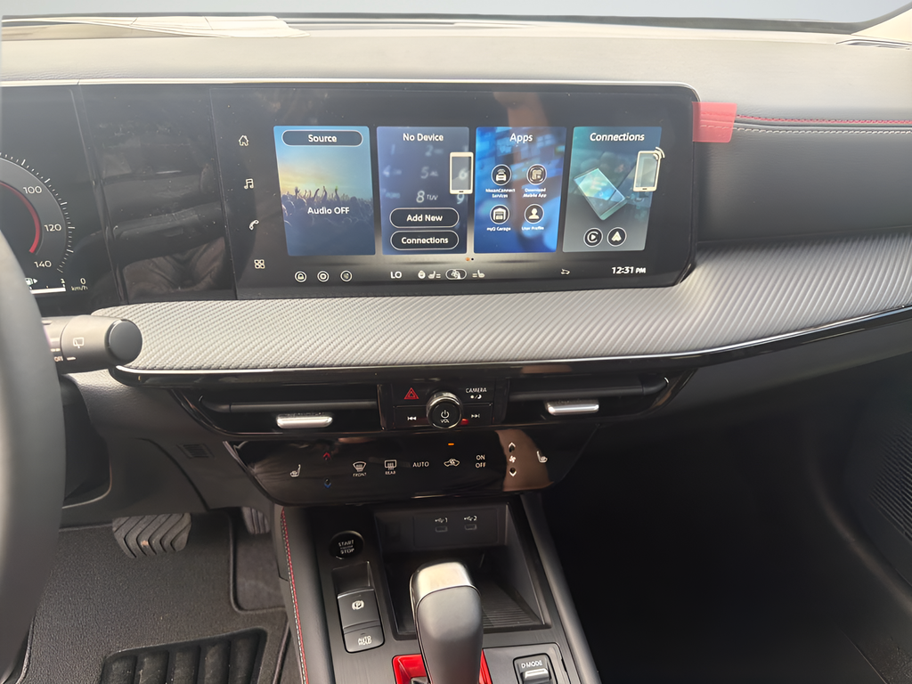 2026 Nissan KICKS SR - Photo 32