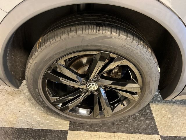 Certified Used 2023 Gray Volkswagen 2.0T SE R-Line Black image 14