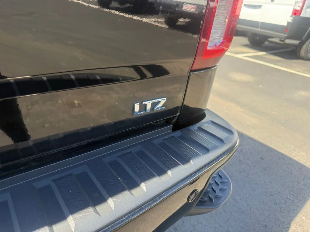 Used 2018 Black Chevrolet LTZ image 39