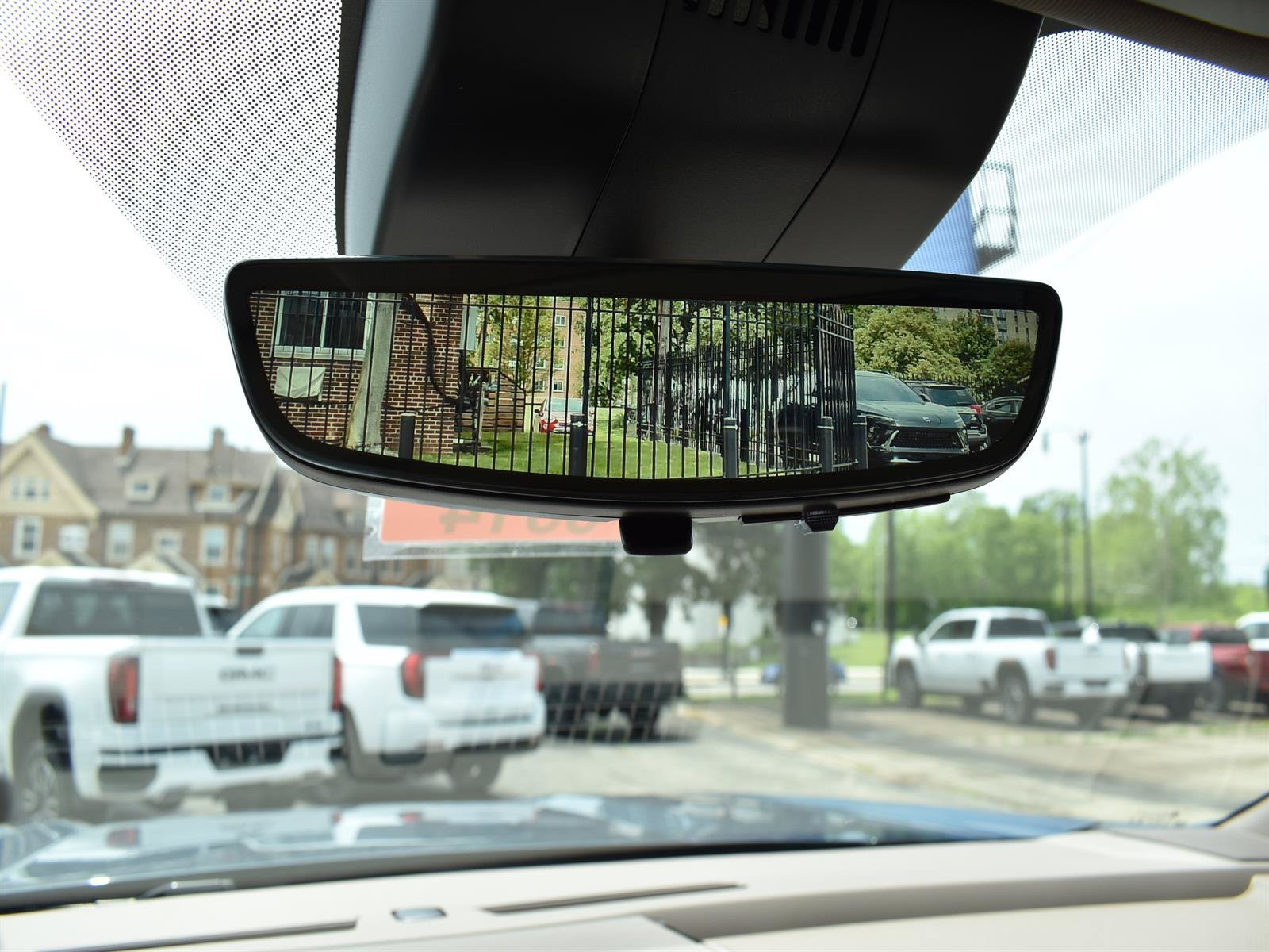 2026 GMC Yukon Denali - Photo 18