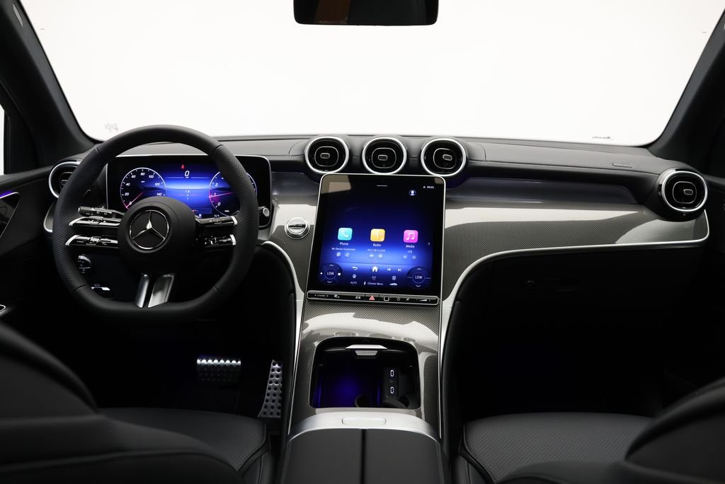 New 2026 Black Mercedes-Benz GLC 300 image 18