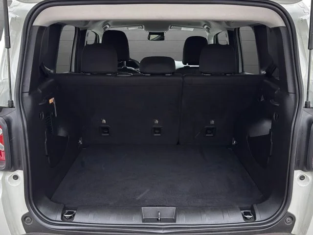Used 2023 White Jeep Trailhawk image 11