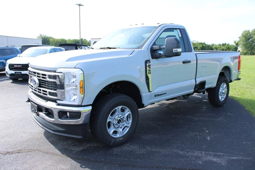 New 2026 Avalanche Ford F-350® XLT image 3