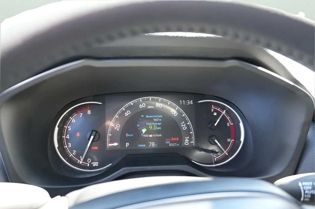 Used 2024 Wind Chill Pearl Toyota XLE Premium image 23