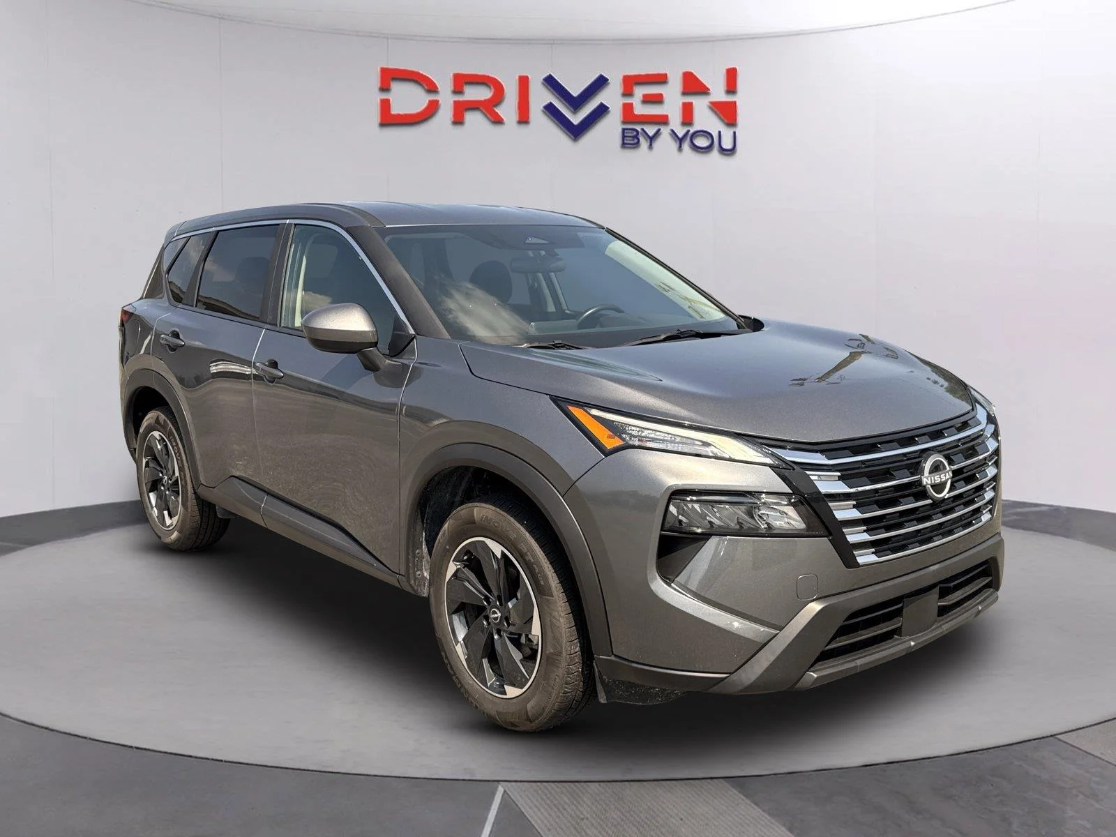 Used 2025 Gun Metallic Nissan SV image 2