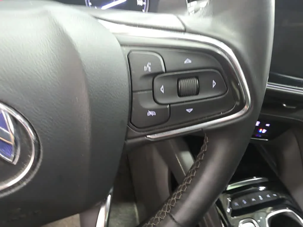 Used 2022 Ebony Twilight Metallic Buick Avenir image 19