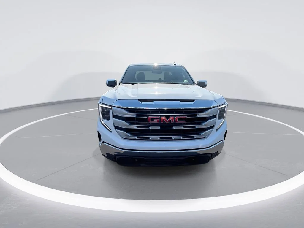 New 2026 Summit White GMC SLE image 3